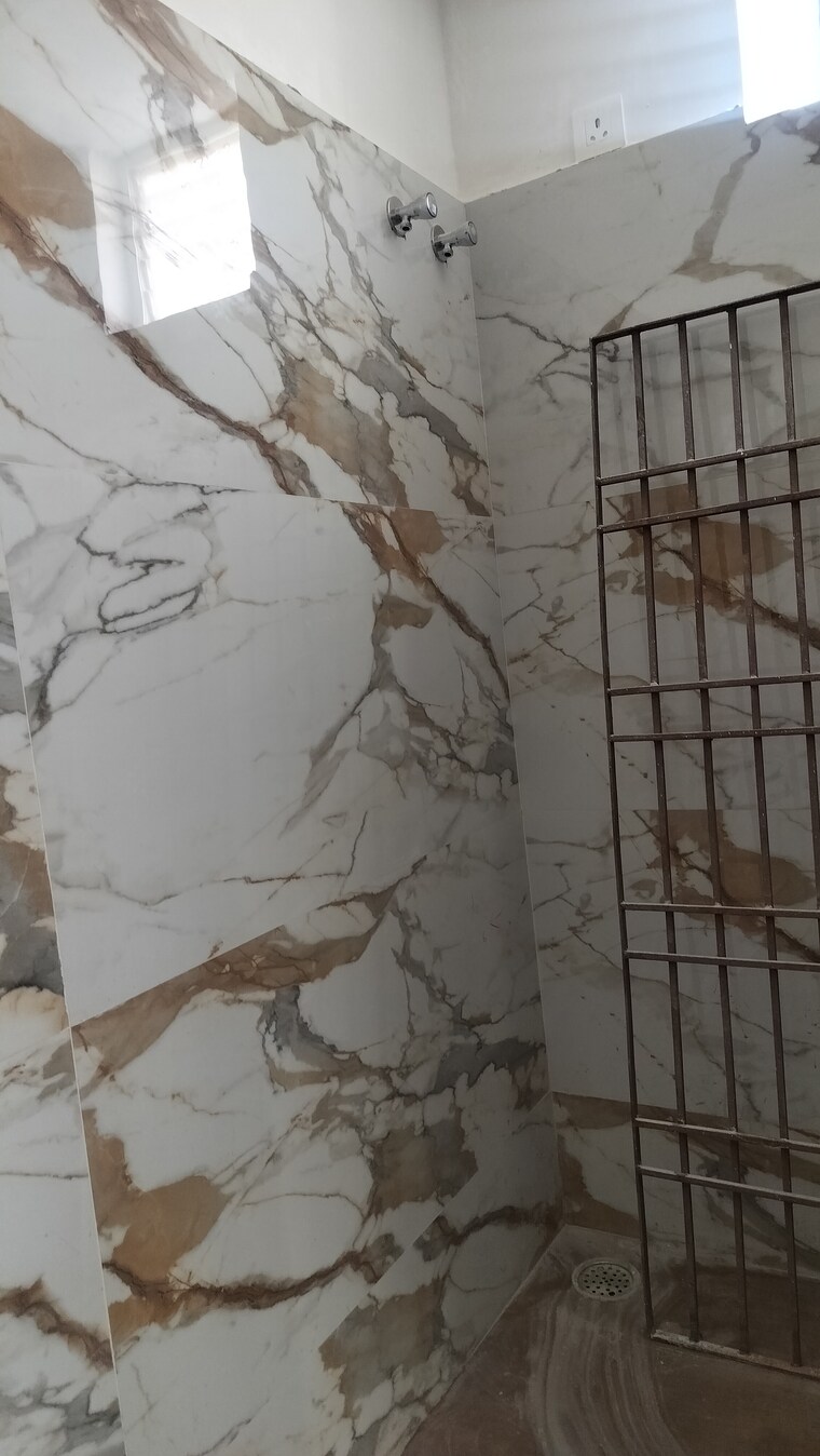 Bathroom, banjara hills 3 Bedroom 1900 Sq.Ft. Apartment In Banjara Hills Hyderabad 8314233