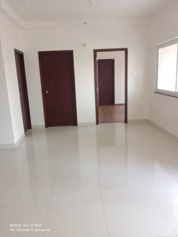 Room in 2 BHK Apartment at Puravankara Silversands, Mundhwa – for Rent