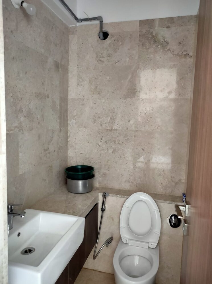 Bathroom, sheth-auris-bliss 2 Bedroom 604 Sq.Ft. Apartment In Malad West Mumbai 8314253