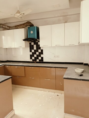 Kitchen in 3 BHK Builder Floor at Kohli One Malibu Town, Sector 47 – for Rent