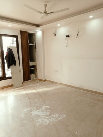 Room in 3 BHK Builder Floor at Kohli One Malibu Town, Sector 47 – for Rent