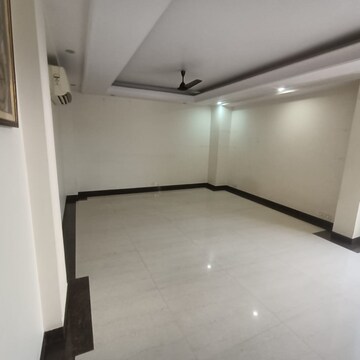 Room in 3 BHK Apartment at Sector 19 – for Rent