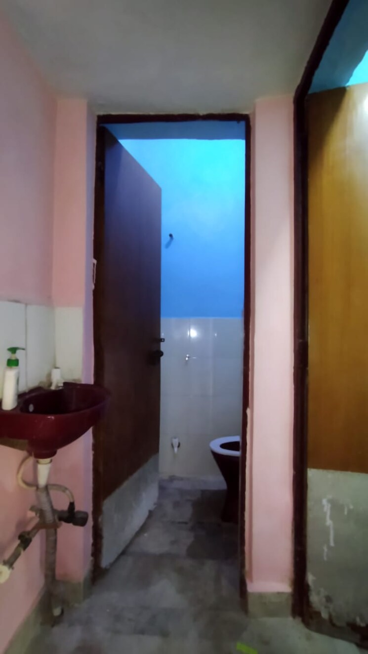 Attached Bathroom, jasola vihar 2 Bedroom 630 Sq.Ft. Apartment In Jasola Vihar Delhi 8314406