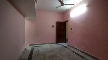 Room in 2 BHK Apartment at Jasola Vihar – for Sale
