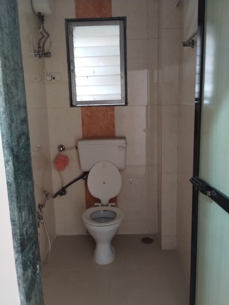 Bathroom, rustomjee-paramount 2 Bedroom 860 Sq.Ft. Apartment In Khar West Mumbai 8314427