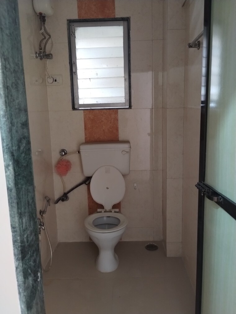 Bathroom, rustomjee-paramount 2 Bedroom 860 Sq.Ft. Apartment In Khar West Mumbai 8314427
