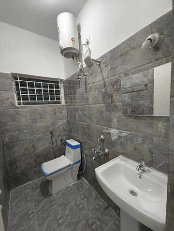 Bathroom in 2 BHK Builder Floor at Kaypee Grandeur Indiranagar, Indiranagar – for Rent