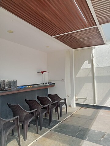 2 BHK Penthouse at Vittal Mallya Road – for Rent