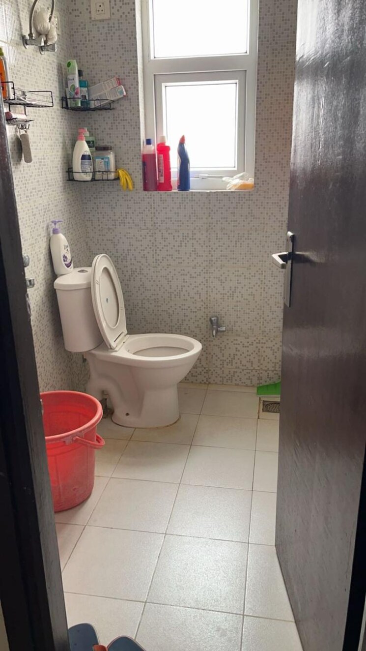 Bathroom, omaxe-new-heights 3.5 Bedroom 1900 Sq.Ft. Apartment In Sector 78 Faridabad 8314524