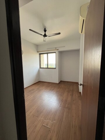Room in 2 BHK Apartment at Lodha Palava City Lakeshore Greens, Dombivli East – for Rent