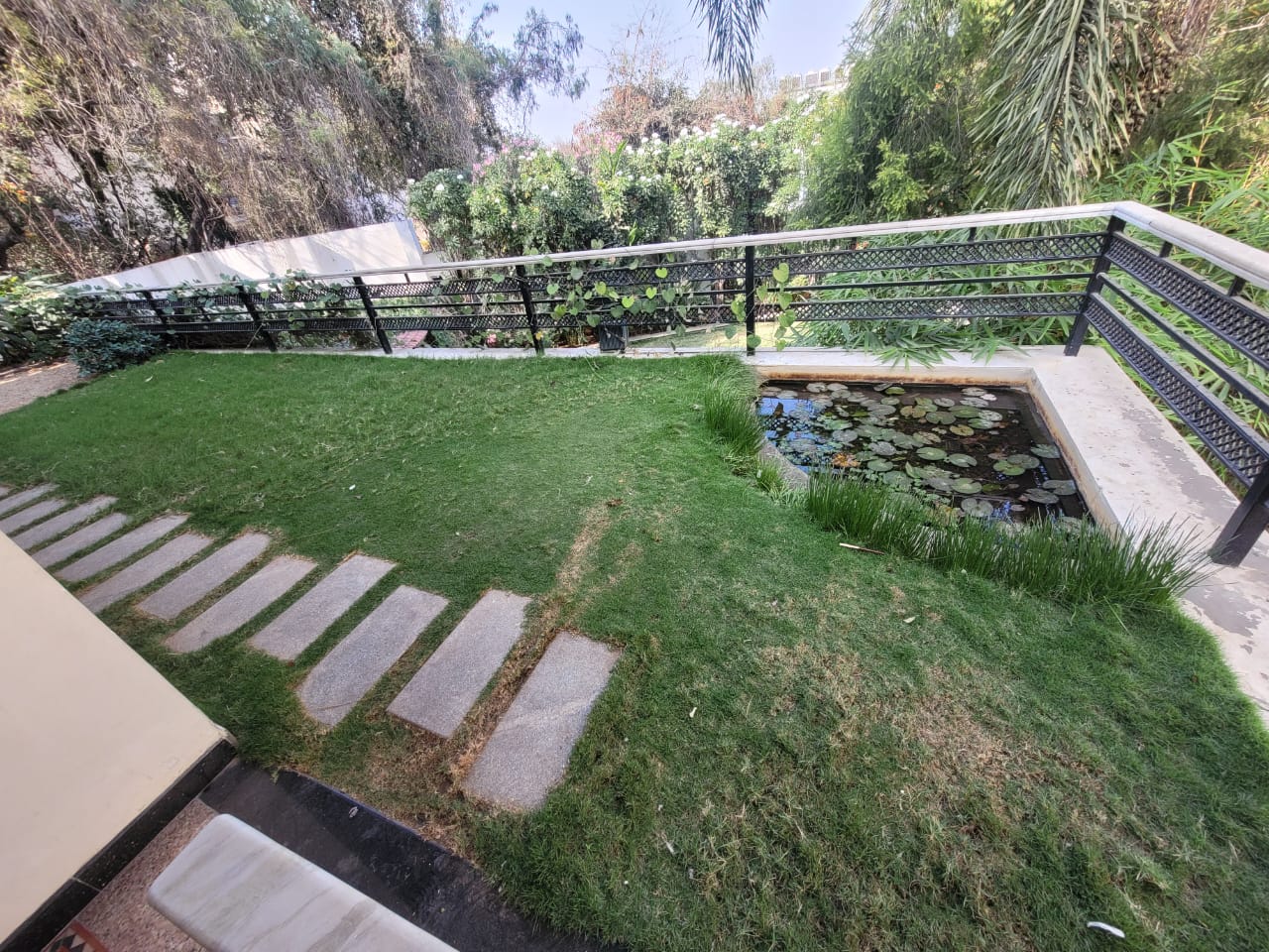 5 BHK + Pooja Room,Servant Room,Study Room,Extra Room Independent House For Sale in Lakajub 