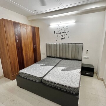 Bedroom in 3 BHK Builder Floor at Sector 43 – for Rent