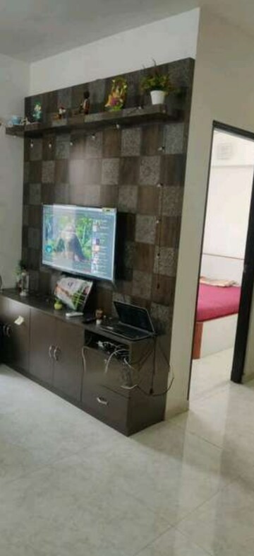 Furnished Amenities in 2 BHK Apartment at Lodha Amara, Kolshet Road – for Rent