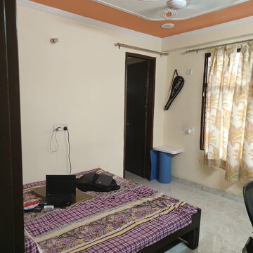 Bedroom in 3 BHK Builder Floor at Sector 52 – for Rent
