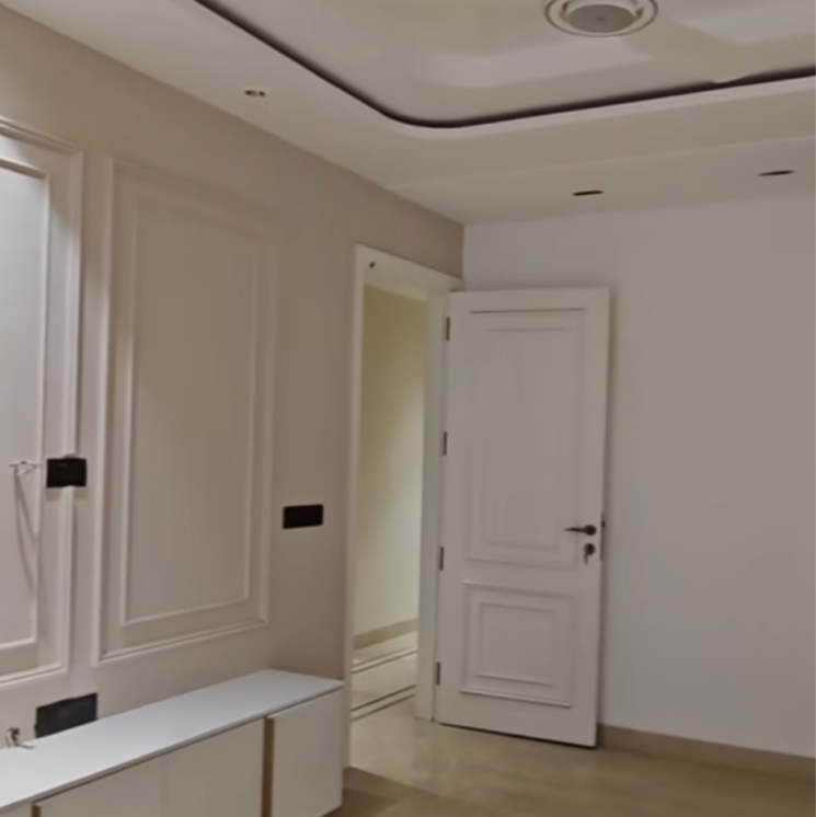 Room, patel nagar 4 Bedroom 200 Sq.Yd. Builder Floor In Patel Nagar Delhi 8314684