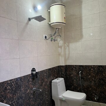 Bathroom in 2 BHK Builder Floor at Sector 43 – for Rent