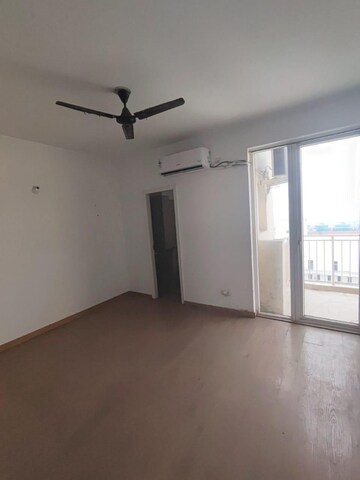 Room in 2 BHK Apartment at M3M Woodshire, Sector 107 – for Rent
