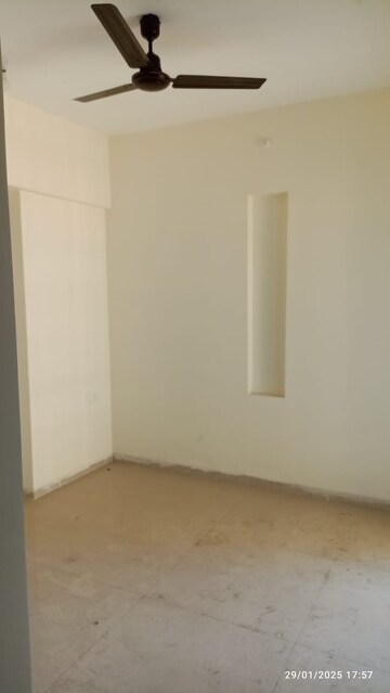 2 BHK Apartment For Rent in Shree Ramdev Ritu Heights, Mira Road