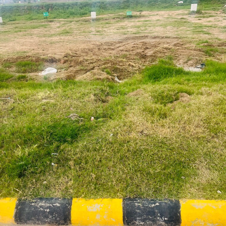 Garden, aerocity  150 Sq.Yd. Plot In Aerocity Mohali 8314788