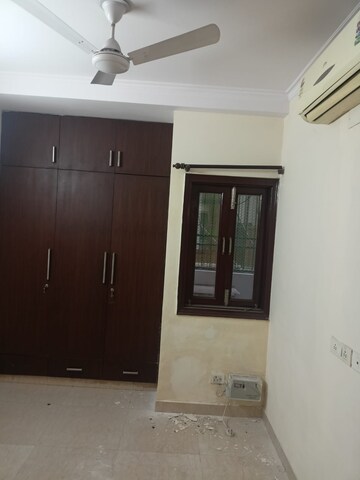 Room in 2 BHK Builder Floor at Lajpat Nagar 4 – for Rent