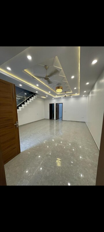 Room in 3 BHK Villa at East Canal Road – for Sale