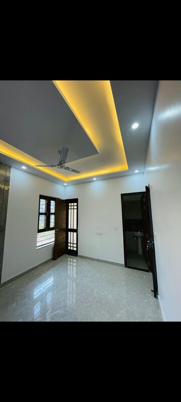 Room in 3 BHK Villa at East Canal Road – for Sale