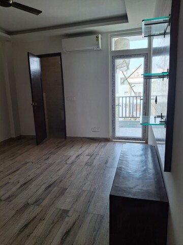 Room in 2 BHK Apartment at Aya Nagar – for Rent