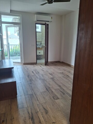 Room in 2 BHK Apartment at Aya Nagar – for Rent