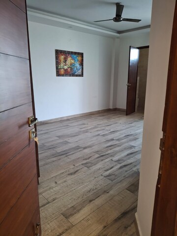 Room in 2 BHK Apartment at Aya Nagar – for Rent