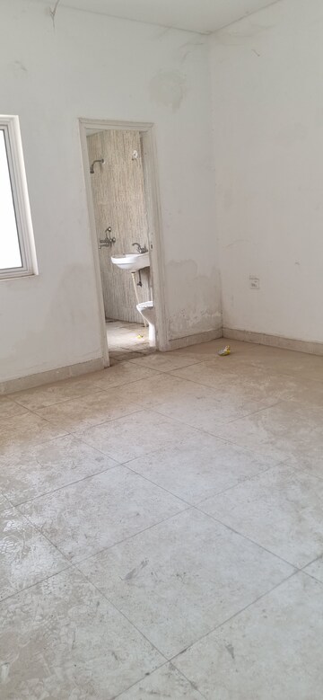Master Bedroom in 3 BHK Builder Floor at Sai Kunj New Palam  vihar, New Palam Vihar Phase 3 – for Sale