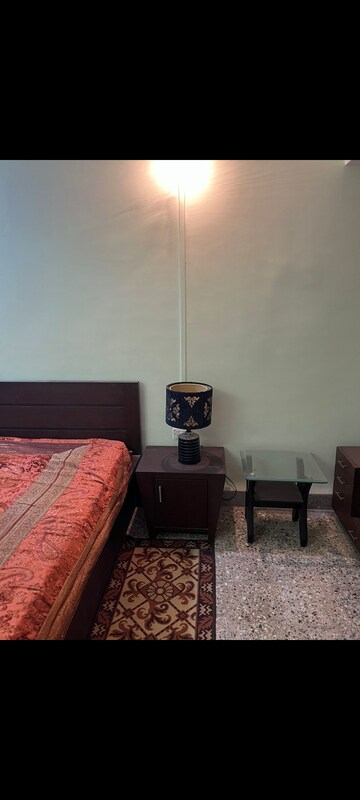 Furnished Amenities in 2 BHK Apartment at Yashovardhan Society, Mahim – for Rent