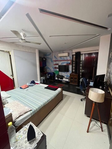 Master Bedroom in 3 BHK Apartment at Kohli One Malibu Town, Sector 47 – for Rent