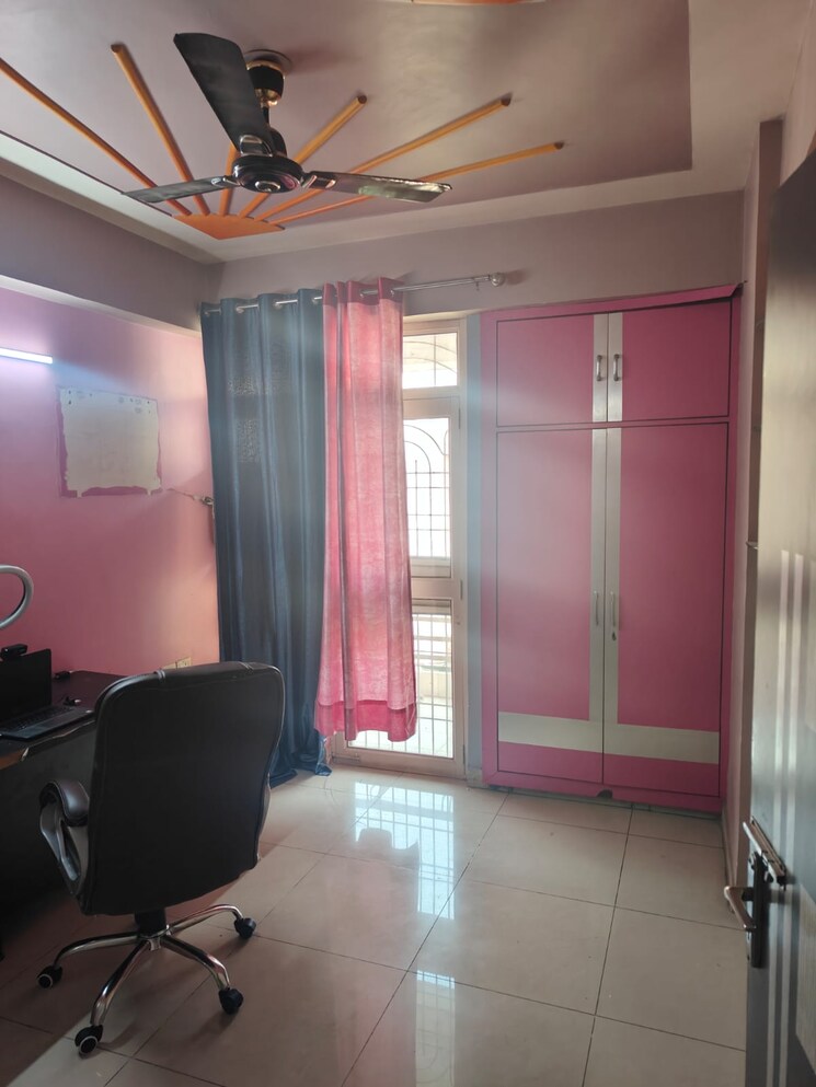 Living Room, mahagun-mascot 3 Bedroom 1550 Sq.Ft. Apartment In Sain Vihar Ghaziabad 8314912