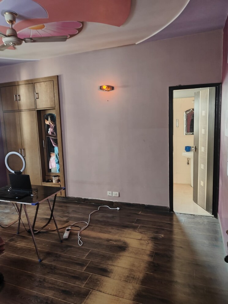 Living Room, mahagun-mascot 3 Bedroom 1550 Sq.Ft. Apartment In Sain Vihar Ghaziabad 8314912