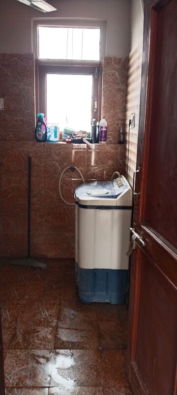 Bathroom in 1 RK Independent House at Sector 56 – for Rent