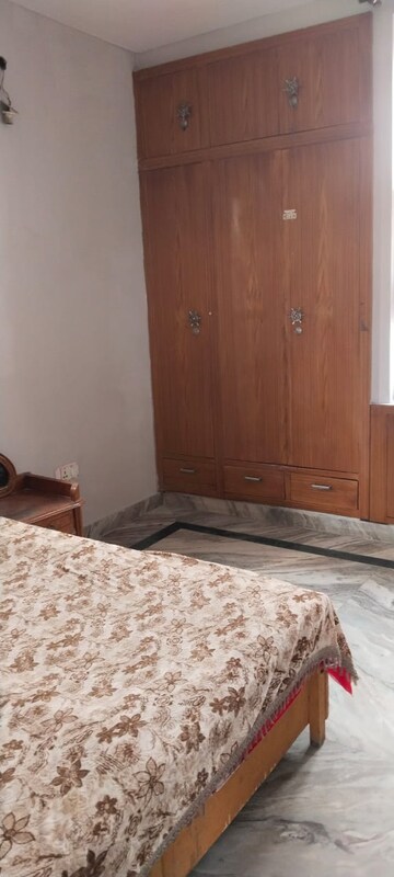 Bedroom in 1 RK Independent House at Sector 56 – for Rent