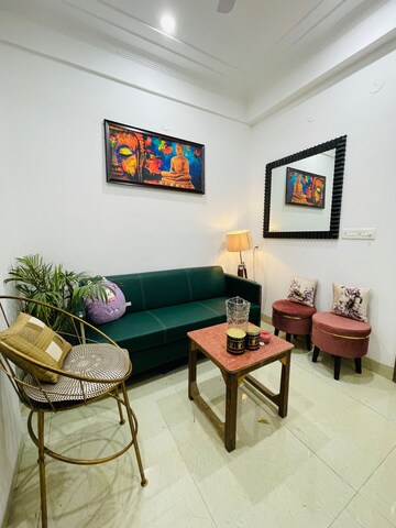 Living Room in 1 BHK Builder Floor at Ansal Sushant Lok I, Sector 43 – for Rent
