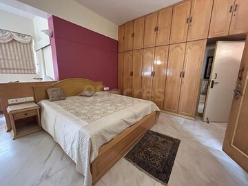 Bedroom in 3 BHK Apartment at Giriraj Apartments, Altamount Road – for Rent