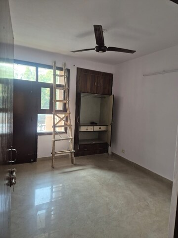Room in 2 BHK Apartment at SRS Residency, Sector 88 – for Rent