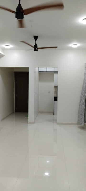 Room in 2 BHK Apartment at Ganga Legend, Bavdhan – for Rent