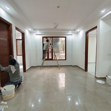 Room in 3 BHK Apartment at Palm Residency Chhatarpur, Rajpur Khurd Extension – for Rent