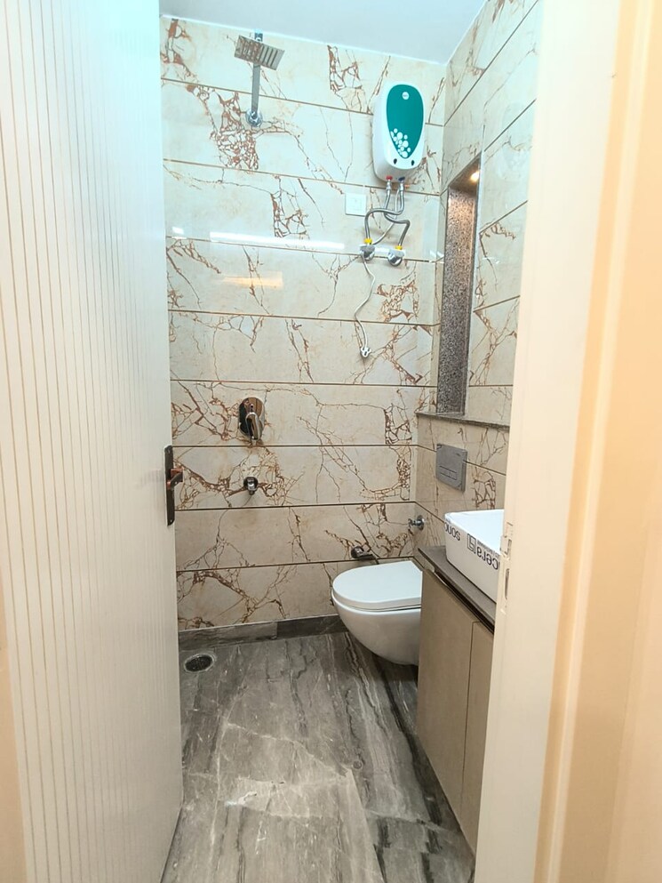Bathroom, subhash nagar 2 Bedroom 100 Sq.Yd. Builder Floor In Subhash Nagar Delhi 8315310
