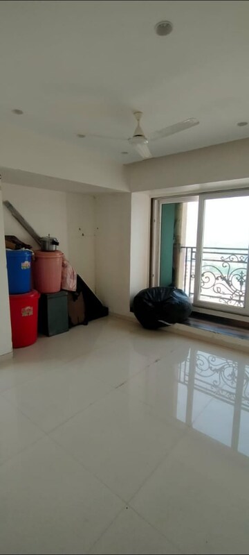 Room in 2 BHK Apartment at Panch Pakhadi – for Sale