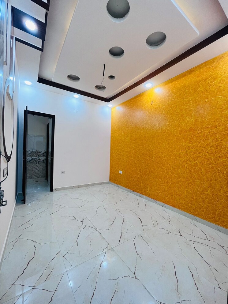 Room, madhavpuram 3 Bedroom 128 Sq.Yd. Builder Floor In Madhavpuram Meerut 8315347