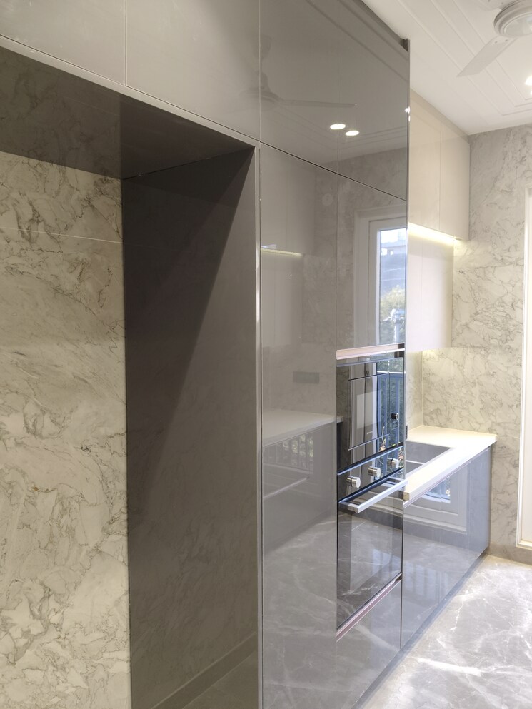 Kitchen, paschim vihar 3.5 Bedroom 150 Sq.Yd. Builder Floor In Paschim Vihar Delhi 8315370