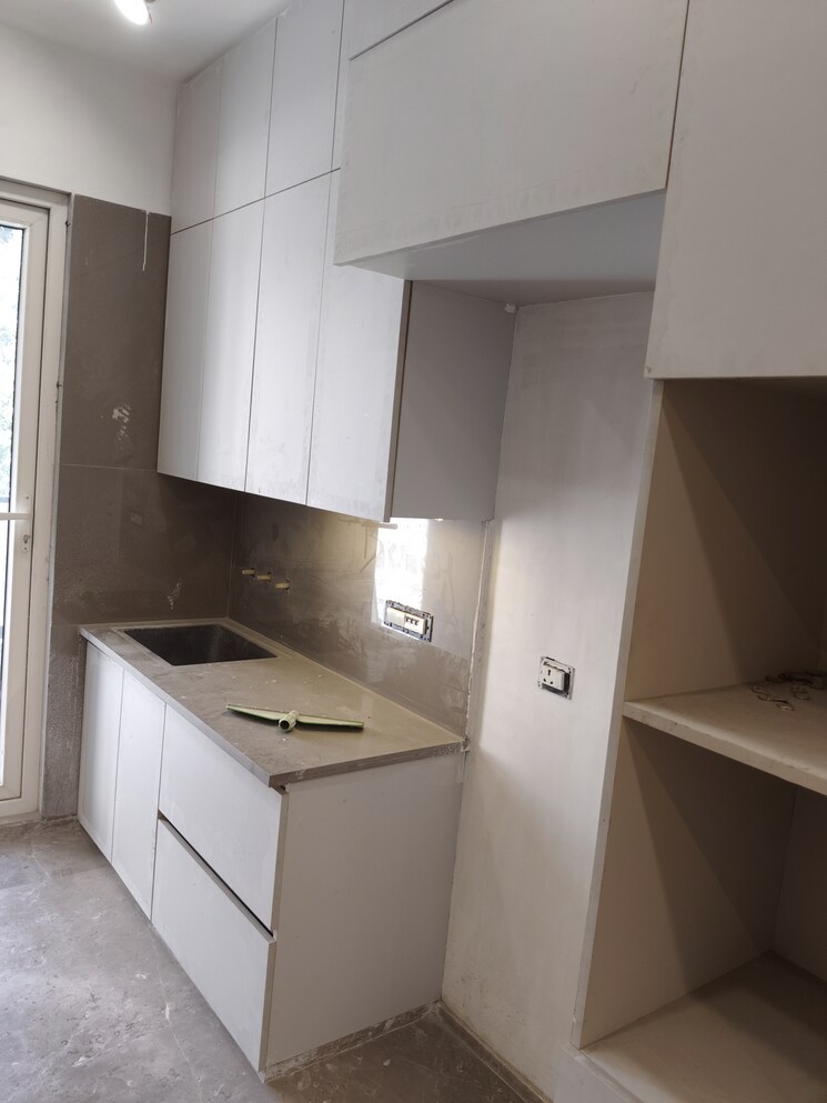 Kitchen, paschim vihar 3.5 Bedroom 150 Sq.Yd. Builder Floor In Paschim Vihar Delhi 8315370