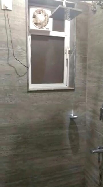Room in 3 BHK Apartment at Raheja Ridgewood, Goregaon East – for Rent