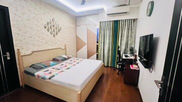 3 BHK Apartment For Rent in Microtek Greenburg, Sector 86