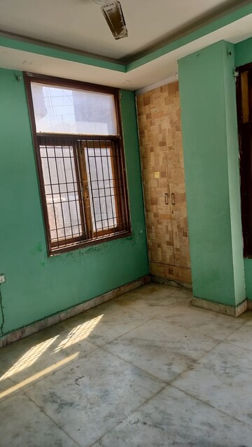 Room in 2 BHK Builder Floor at Freedom Fighters Enclave – for Rent