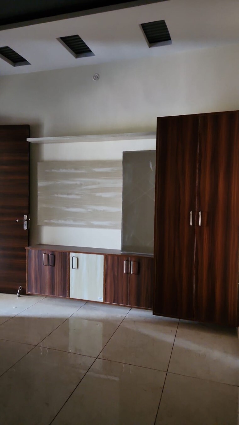 Room, amehra adipur 3 Bedroom 76 Sq.Yd. Independent House In Amehra Adipur Meerut 8315456